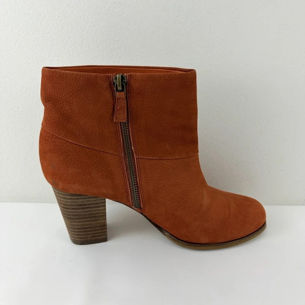 Cole Haan Women's Orange Suede Ankle Boots Block Heel Size‎ 8B Modern Classic